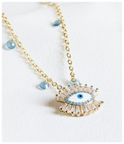 Collar ojo azul claro