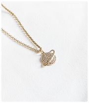 Collar planeta Elegancia Cósmica