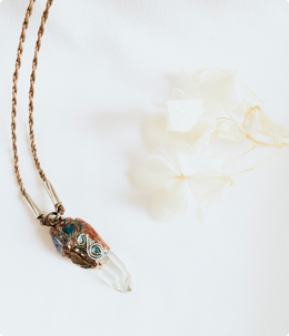 Cuarzo con hilo marrón