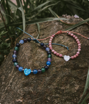 Pulseras corazon en nacar  rodocrosita y agata azul